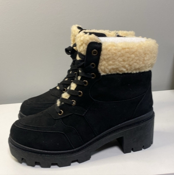 Winter Boots - Picture 1 of 8